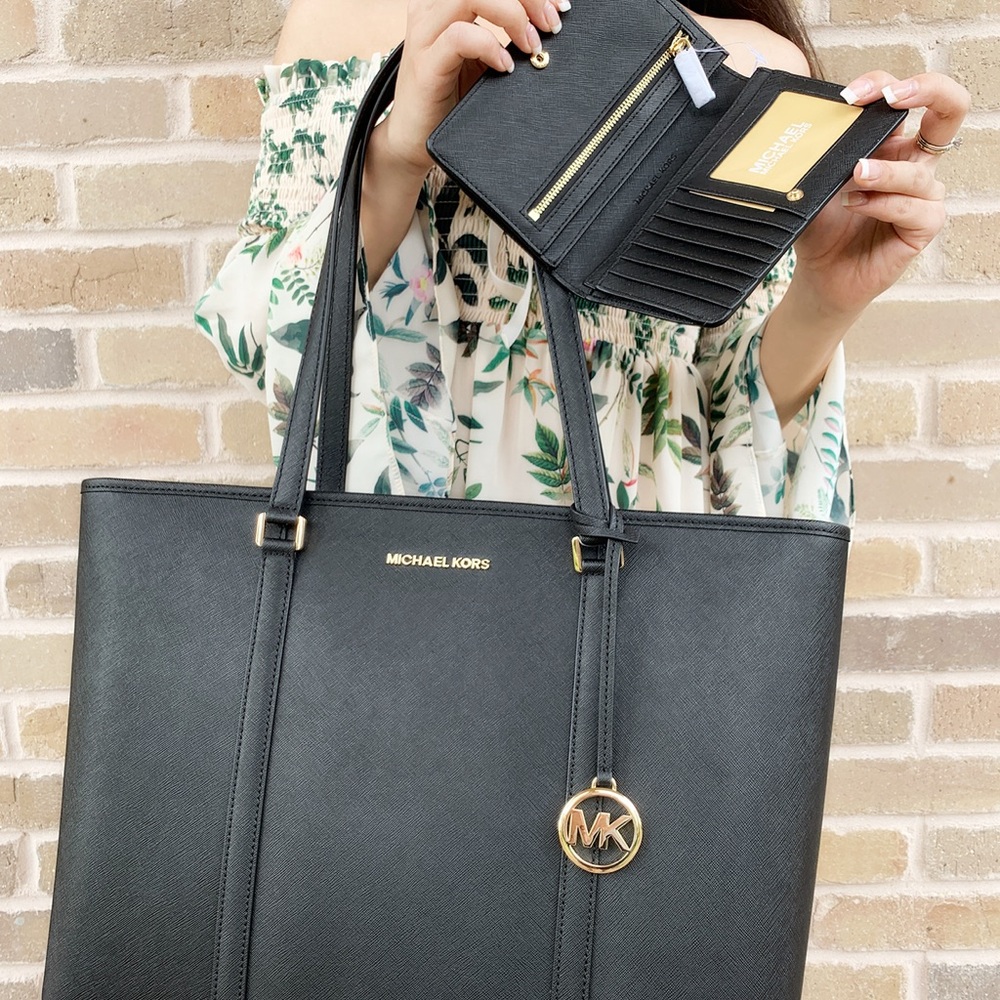 Michael Kors Large Tote &Wallet SET - Picture 1 of 8